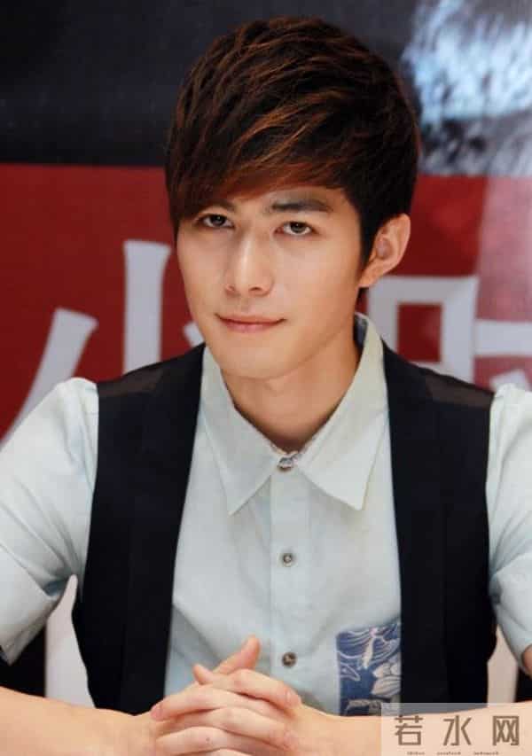 从《小时代》里的周崇光再到陈学冬，他帅气依旧，人气飙升！