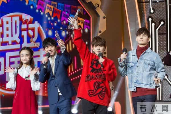 《天天向上》00后萌妹秀超强飞花令 潘粤明陈翔作诗过中国节