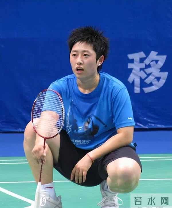 羽毛球奥运冠军于洋：运动生涯悲情，退役卖衣服，婚恋成谜