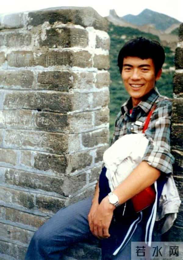 黄健翔离婚16年：他惹官司，再婚后又做父亲，前妻患癌至今单身