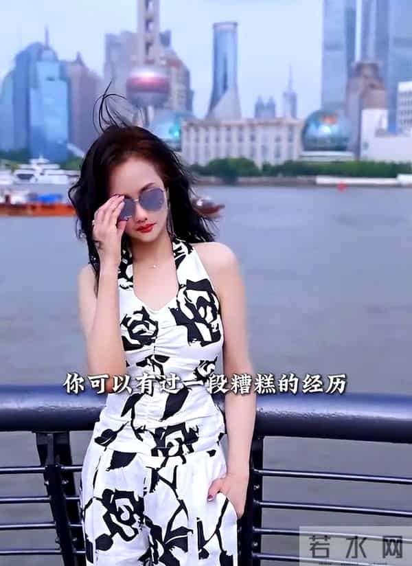 初代国模李颖近况：脸垮肉松长满头白发，穿深V被嘲“为老不尊”