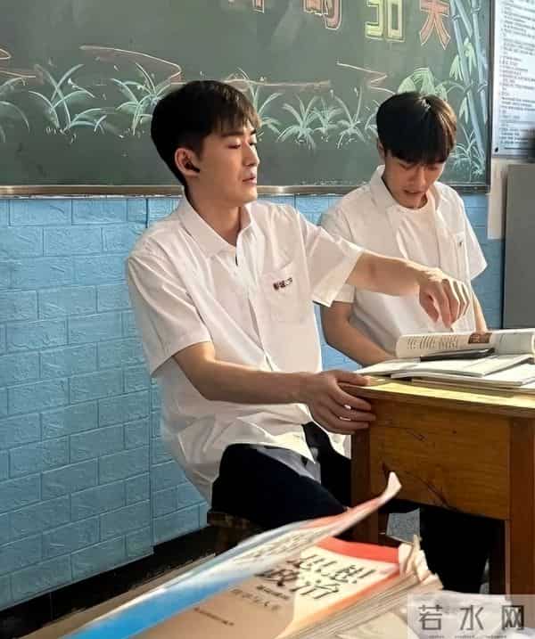 假借拍戏之名"揩油",众多女星遭"毒手","假戏真做"该被管管了