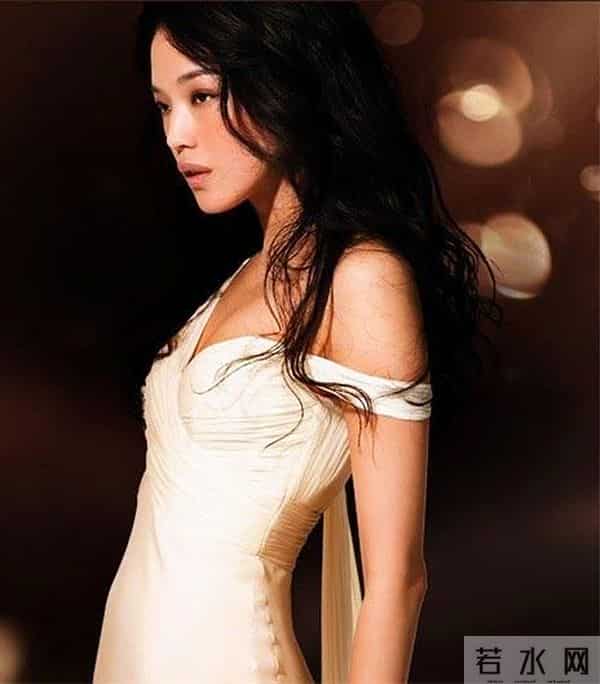 19岁被迫,拍出全裸写真,20岁一脱成名,性感女神的舒淇成长之路