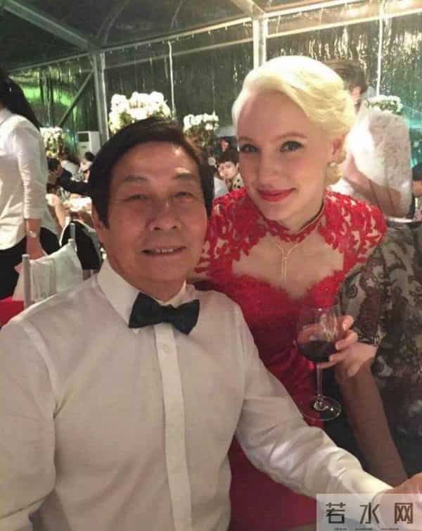 “白富美”李白：五洲辣妹，北大博士，为何能让撒贝宁神魂颠倒？