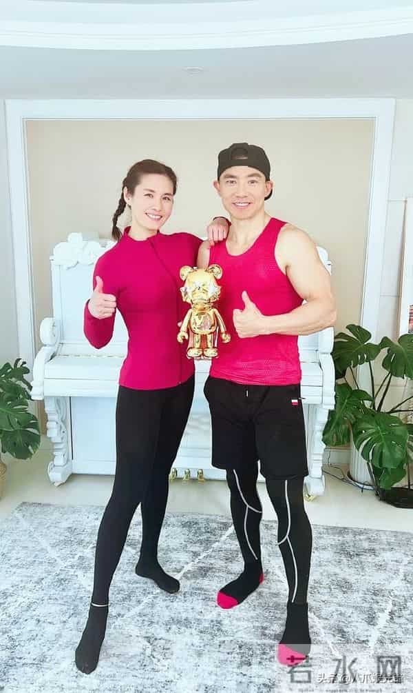 太尴尬！汪小菲给刘畊宏狂刷礼物，意外遭喊话，一语双关疑似暗讽