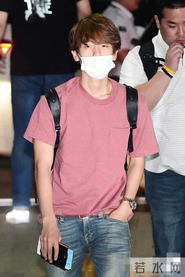 EXO赴夏威夷参加SM度假旅游 灿烈心情好伯贤略显疲惫组