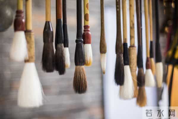 上联：三星白兰地；下联：五月黄梅天 100个无情对，超有趣对联