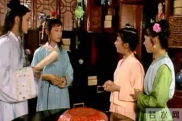 他因为长得丑，饰演了87版《红楼梦》的贾环，今成斯文儒雅萌大叔