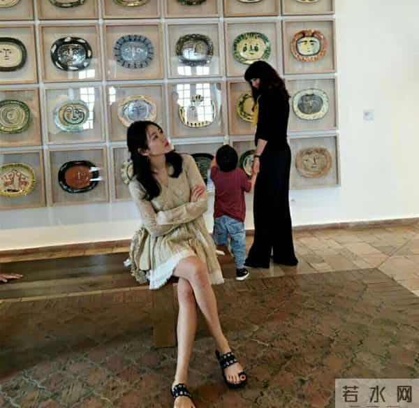 孙艺珍爆比基尼旧照，丰满上围＋蜜糖肌，网友直呼：太不公平！