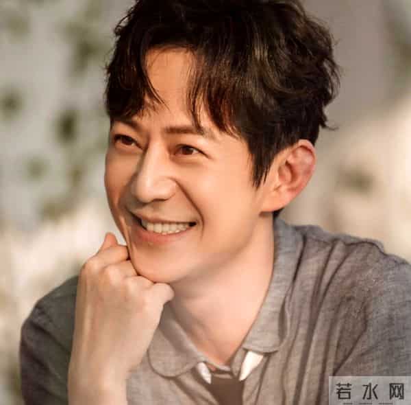 51岁无妻无子、半退休,看老好人何炅的现状,尴尬处境藏不住了