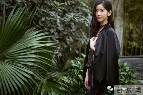 合影被裁？奶茶妹妹的千亿名媛晋级路还有多长？