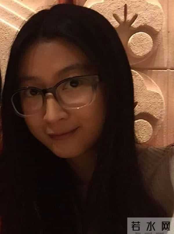 她7岁演小萝卜头 大二搭戏陈佩斯刘晓庆 央视春晚首位英语主持