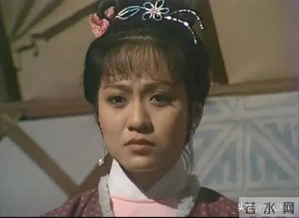 郭靖师傅~斑斑,主持过央视春晚,前夫惠天赐,姐姐森森