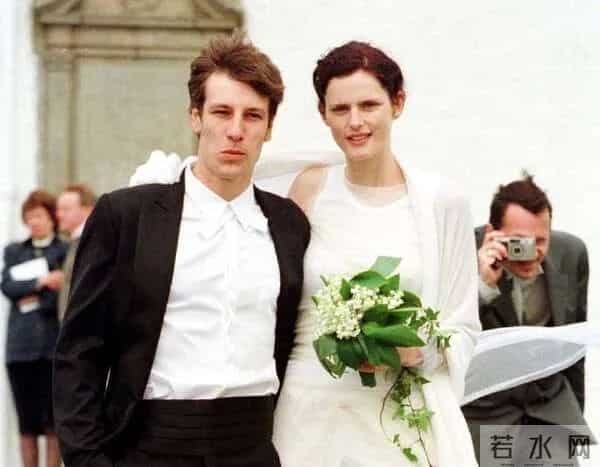 英国“贵族”超模突然离世!雌雄同体的美惊艳世人,曾是老佛爷挚爱…