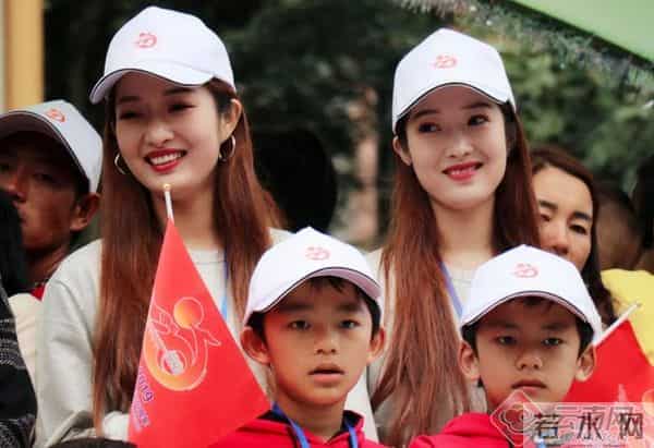 傻傻分不清！千余对双胞齐聚云南墨江共庆第十五届双胞胎节