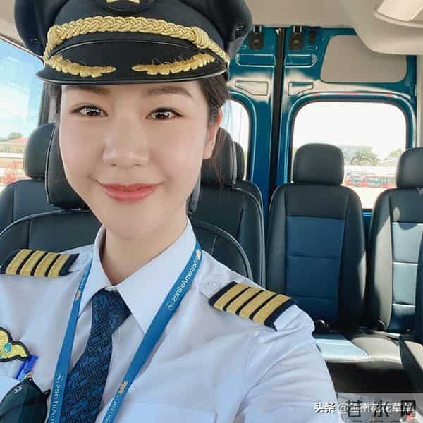 越南女机长鲜为人知的生活，这颜值这气质不愧担当