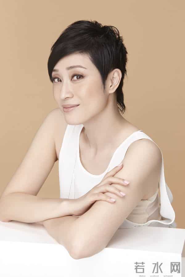 至今未嫁人的8位大龄女港星，最小42岁，个个情路坎坷，让人心疼