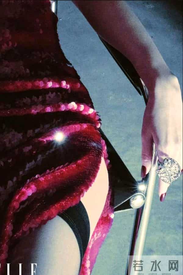 倪妮各种礼服裙子，深V，抹胸，大长腿，丝袜等等，凸显完美身材