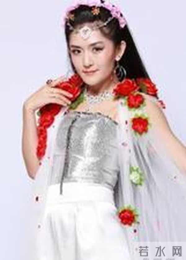 回顾谢娜在《百变大咖秀》中的各种装扮,娜姐真是扮啥像啥