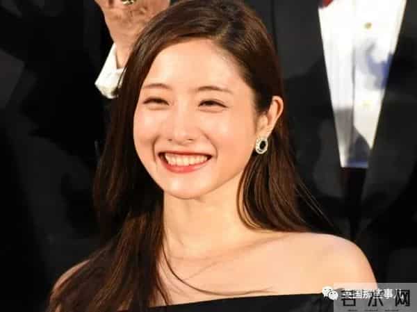 石原里美忽然宣布与圈外男友成婚!网友"老婆没了"冲上热搜…