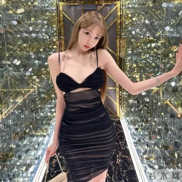 她自曝被陈冠希夺走初夜！一张艳照，彻底撕下了谢芷蕙的遮羞布