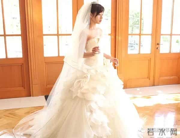 石原里美忽然宣布与圈外男友成婚!网友"老婆没了"冲上热搜…