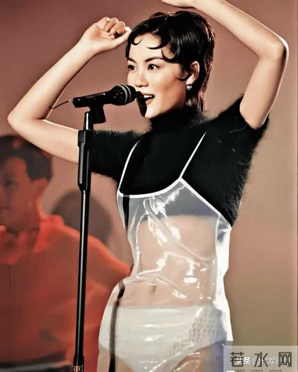 北京那一夜，“跌落神坛”的王菲，让所有人见识了她的江湖地位