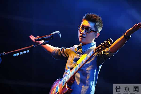 10年后再看金志文和金兰的婚姻，才明白成名后结婚是最好的选择