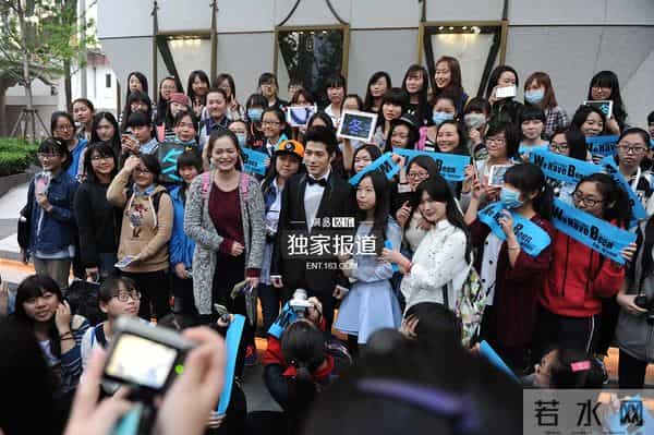 从《小时代》里的周崇光再到陈学冬，他帅气依旧，人气飙升！