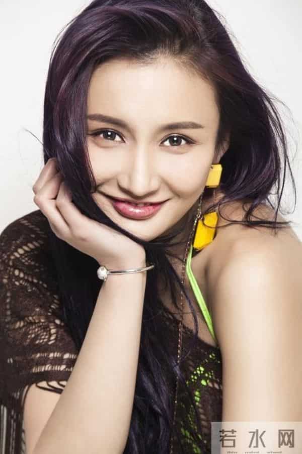 何润东：三次表白孙俪被拒，41岁娶柜姐为妻，恩爱多年无子也幸福