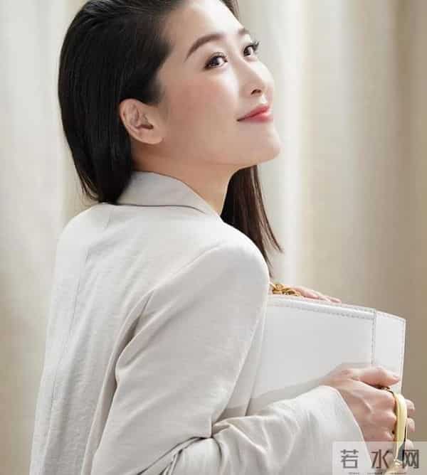 因修电脑退娱乐圈的陈冠希，与之有过恋情15名女星，过得怎么样？