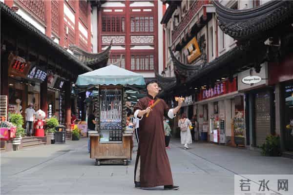 快来！九曲桥上听“梁祝”，演艺大世界豫园“快闪”进行中