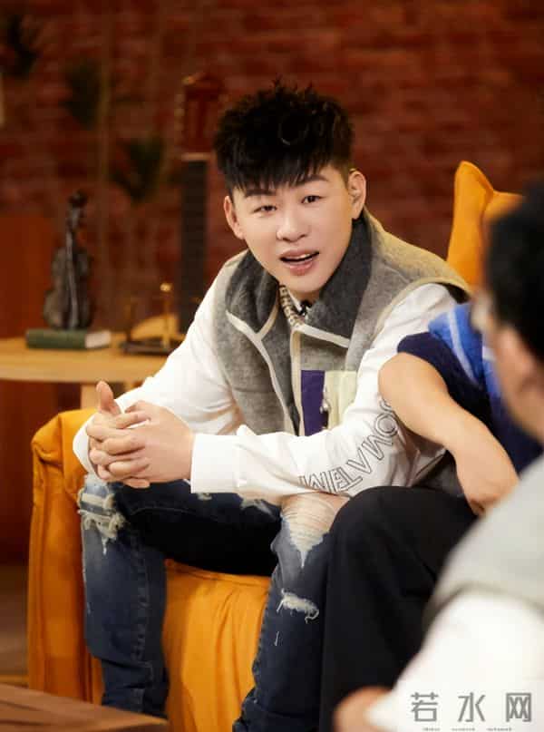 分手9年再看胡彦斌郑爽,一个身价过亿,一个证实张翰没说错