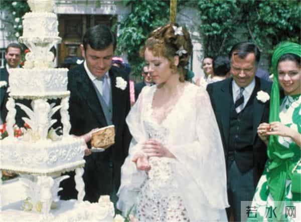 60年,《007之声》且歌且行