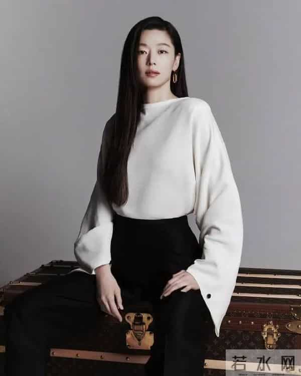 藏了5年的老公露面!嫁给金融男的女明星,都成了富婆天花板?