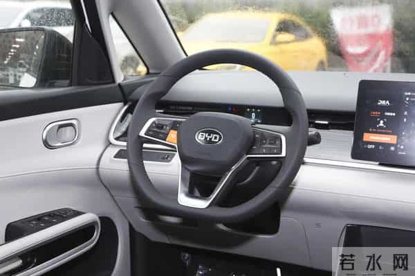 想买大5座侧滑门MPV,可以看看比亚迪D1,家人坐着舒服、车内安静