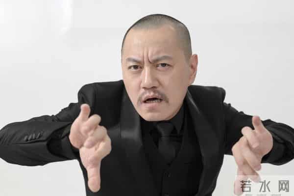 雪村：离过一次婚，2婚娶小13岁娇妻，和父亲相爱相杀