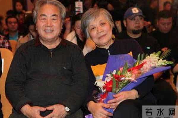 雪村：离过一次婚，2婚娶小13岁娇妻，和父亲相爱相杀