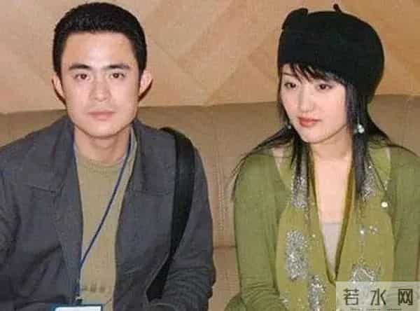 和富豪相恋、与恩师倒戈相向,杨钰莹衰落的幕后真相