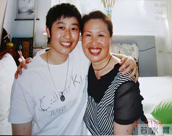 羽毛球奥运冠军于洋：运动生涯悲情，退役卖衣服，婚恋成谜