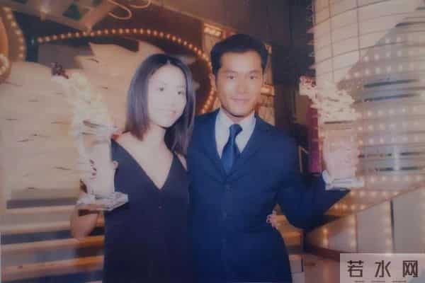 那些年，TVB颁奖礼场场都是神仙打架，哪像如今的“万千星灰”