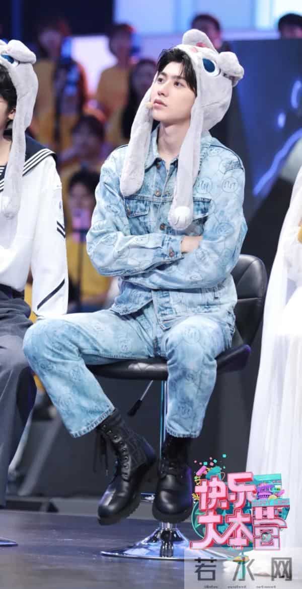 《快乐大本营》音乐奇妙夜热浪来袭 杨颖献舞谢娜蔡徐坤师徒互怼