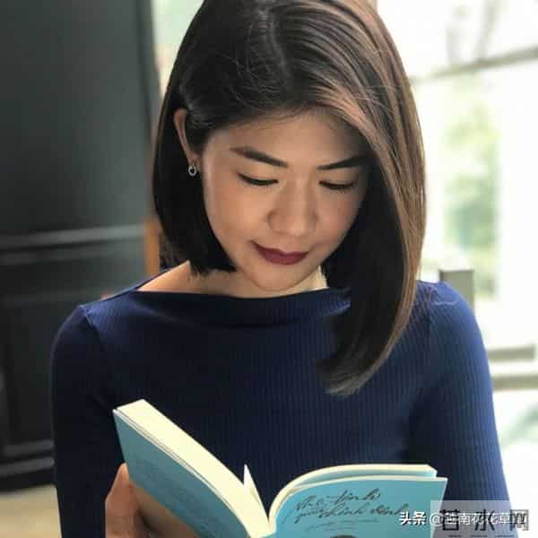 越南女机长鲜为人知的生活，这颜值这气质不愧担当