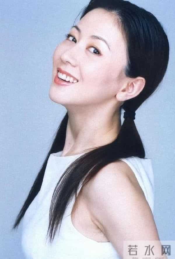 “初代裸模”汤加丽：父亲不认她，丈夫气得离婚，23年后救赎自己