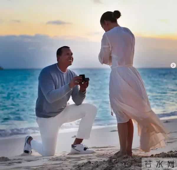 啥叫“老来俏”?全球最性感“臀部”女星50岁第四次订婚!