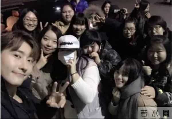 「欢星」边拍专辑边拍戏 人生得意尽周觅