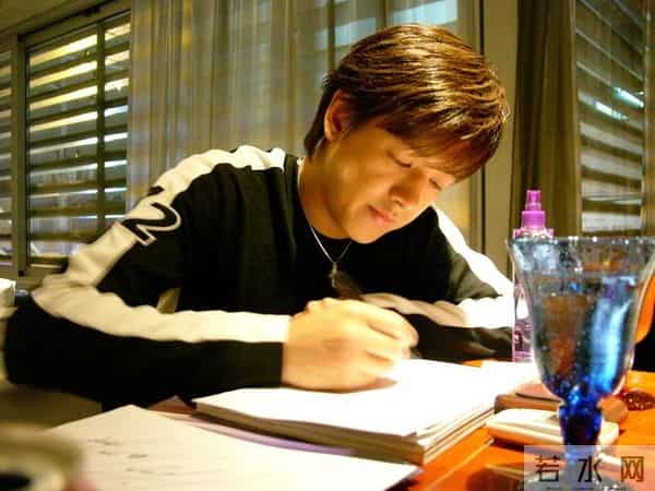 好惨!韩国一线女星结婚13天离婚,蜜月期被老公家暴7次不幸流产