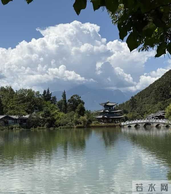 我是湖北人,去了趟丽江,忍不住说束河古镇的4点印象。
