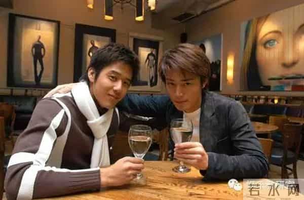 他是霍建华好友,朴信惠和他吻戏直呼紧张,曾和鬼鬼陷三角恋