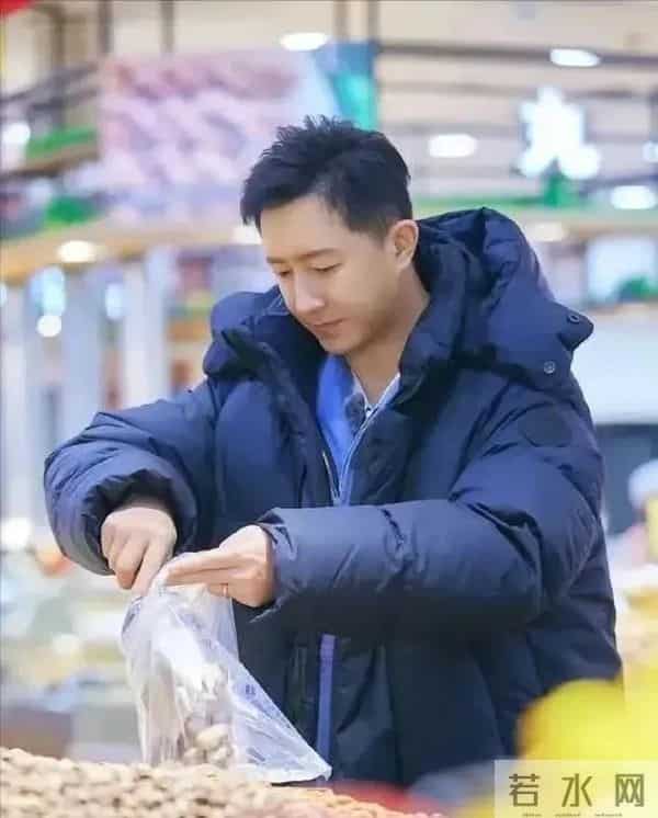 第一代偶像“人气王”,拒绝翻红,身家过亿